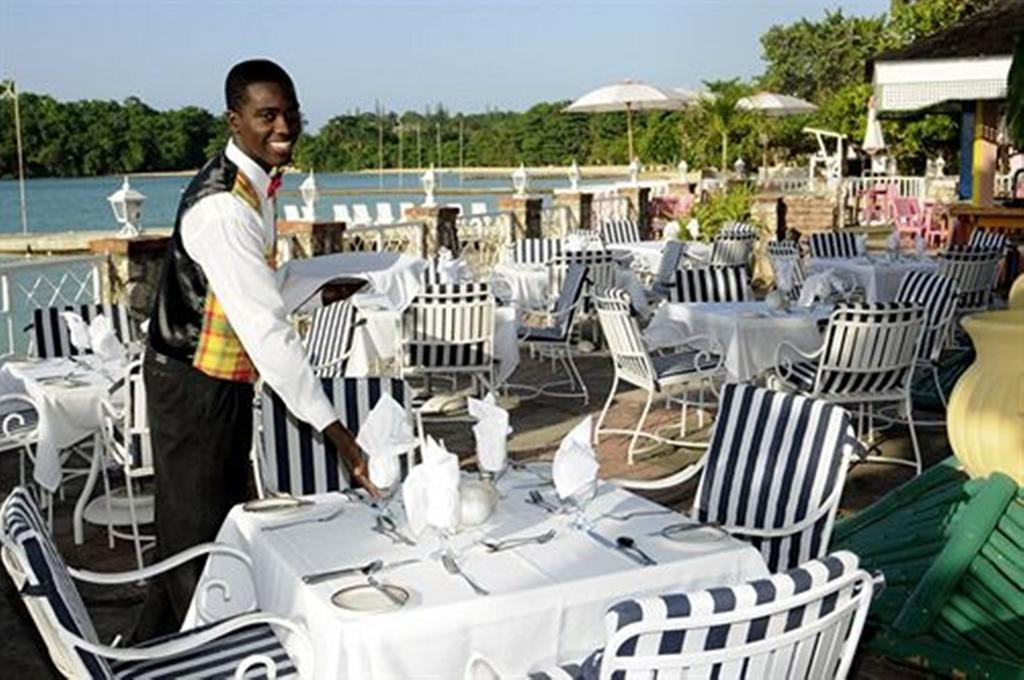 אוצ'ו ריוס Shaw Park Beach Hotel & Spa מראה חיצוני תמונה